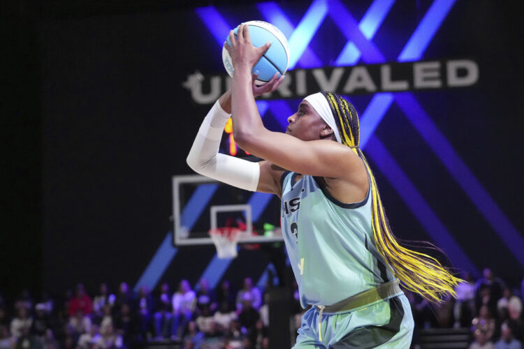 Aaliyah Edwards shocks Breanna Stewart 12-0 in opening round of Unrivaled 1-on-1 tournament